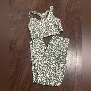 Sage activewear set! Sz small